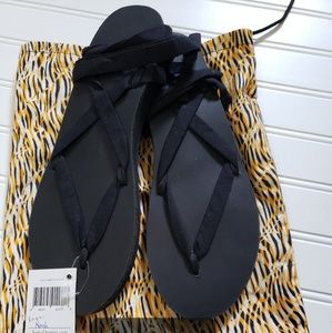 Ribbon sandals